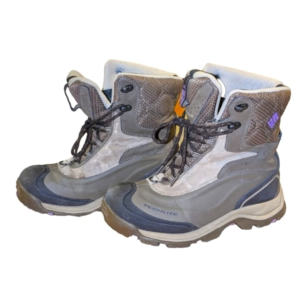 COLUMBIA 200 grams tan and blue insulated hiking boots,size 7, Outdoor